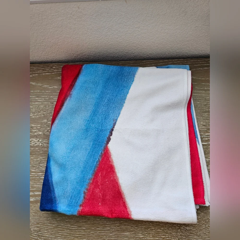 Chandon Sparkling Wine Limited Edition Beach Towel WinCraft Red Blue White